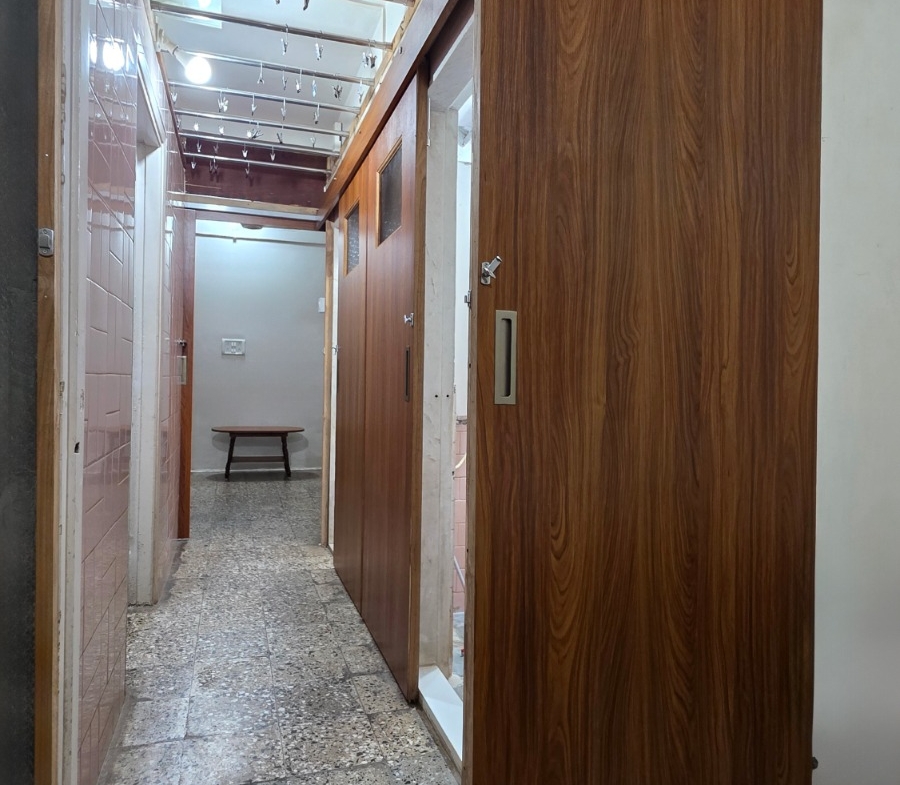 1 Bed and 1 Bath For Rent in Mumbai. 