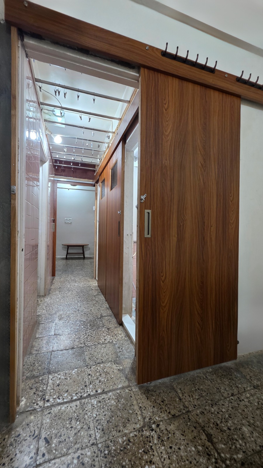 1 Bed and 1 Bath For Rent in Mumbai. 