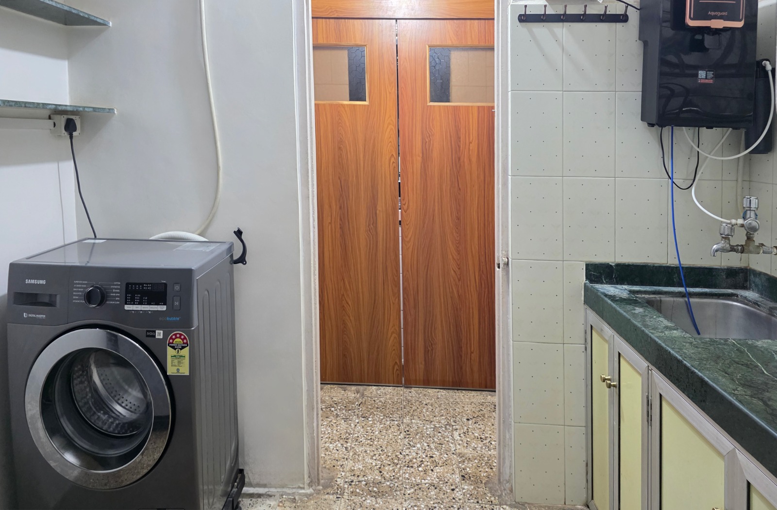 1 Bed and 1 Bath For Rent in Mumbai. 