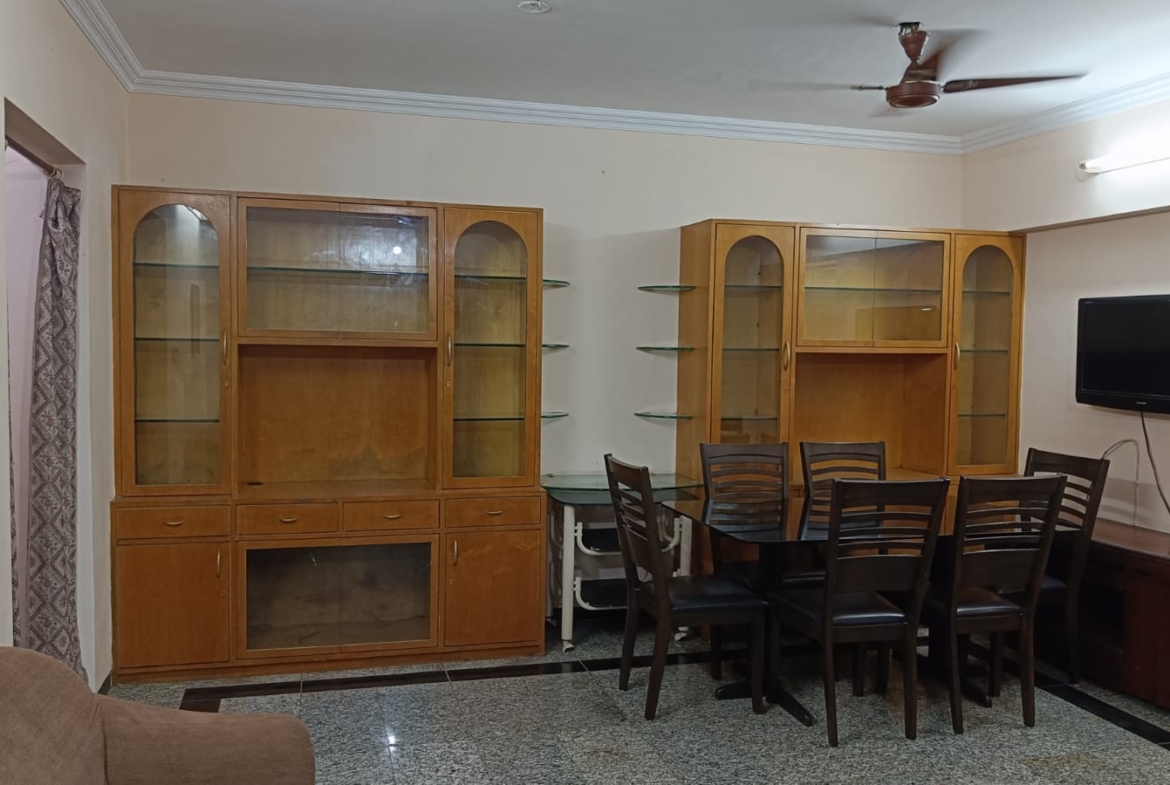 3 Beds and 3 Baths For Rent in Mumbai. 