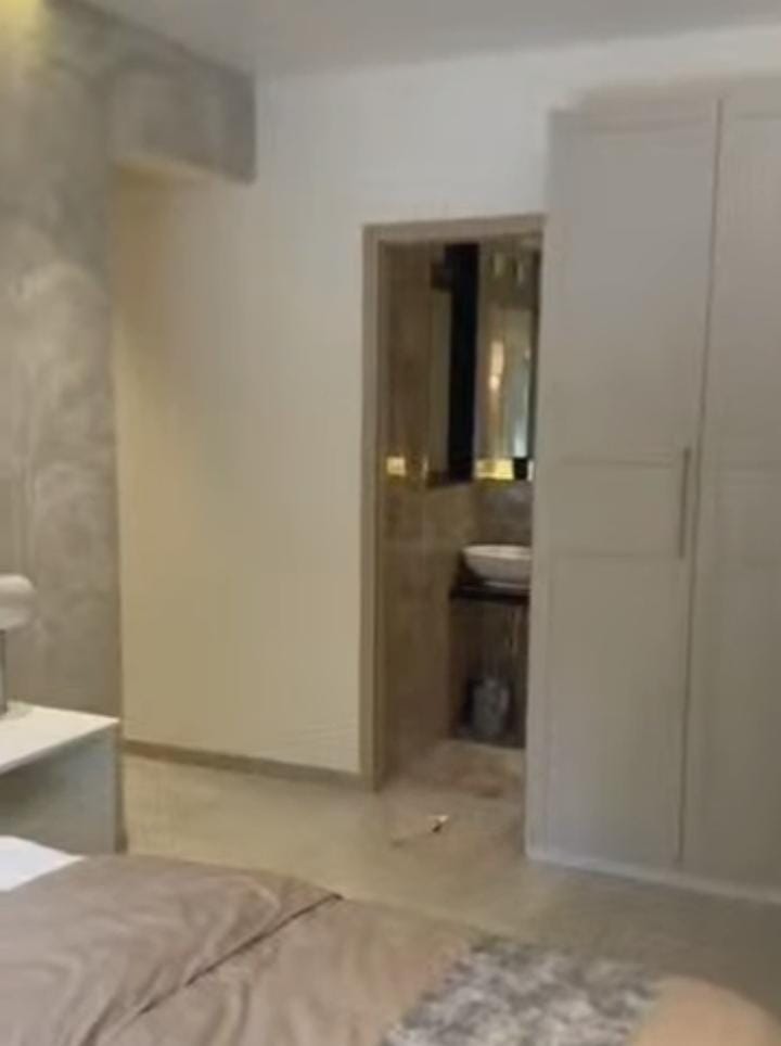 3 Beds and 3 Baths For Rent in Mumbai.