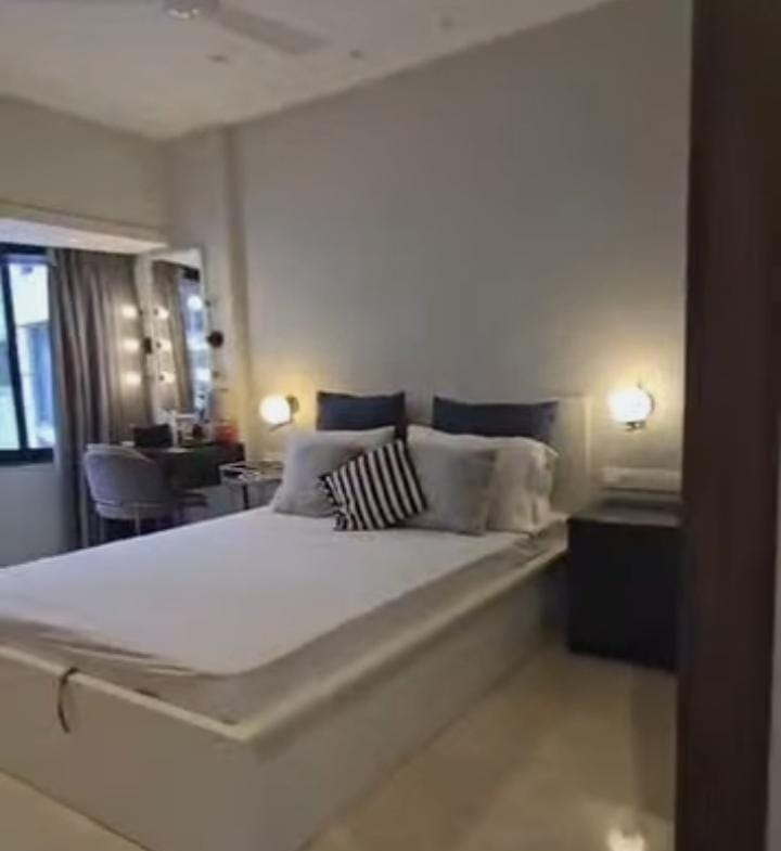 3 Beds and 3 Baths For Rent in Mumbai.