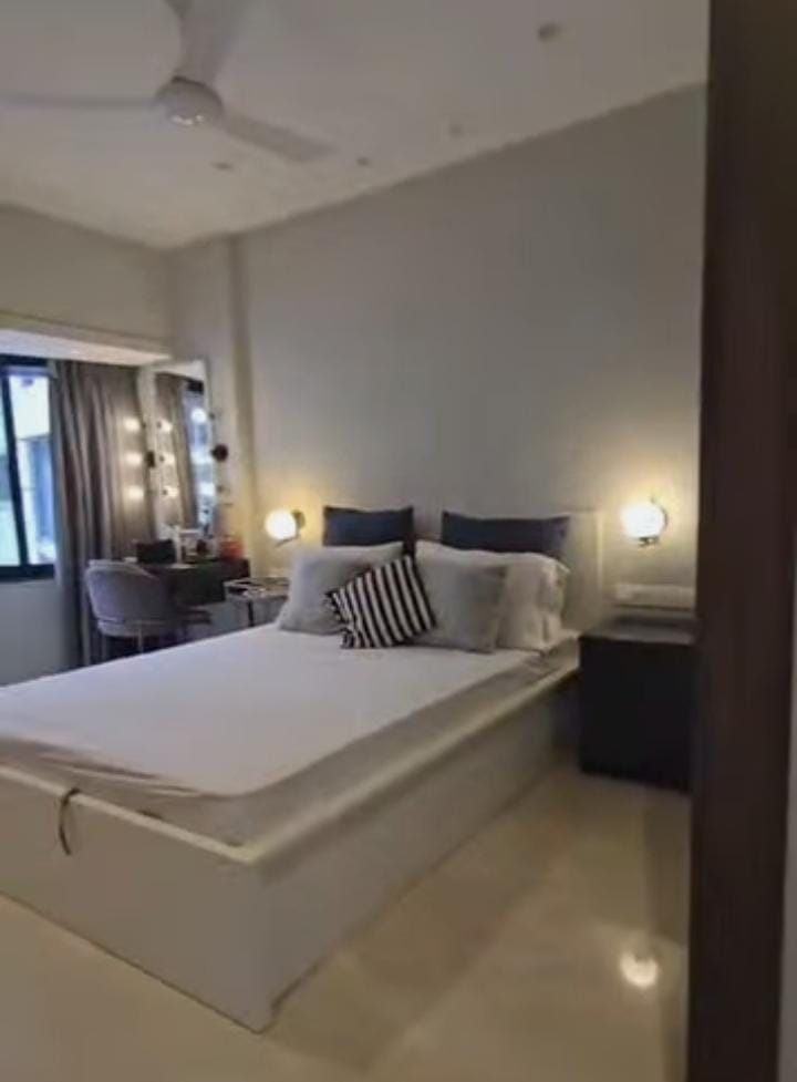 3 Beds and 3 Baths For Rent in Mumbai.