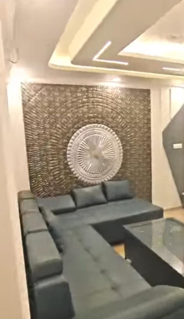 3 Beds and 3 Baths For Rent in Mumbai.