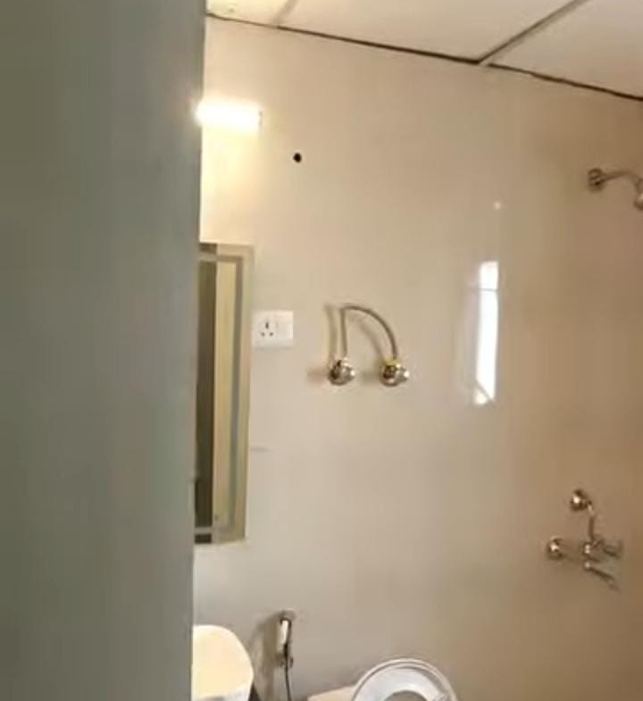 3 Beds and 3 Baths For Rent in Mumbai.