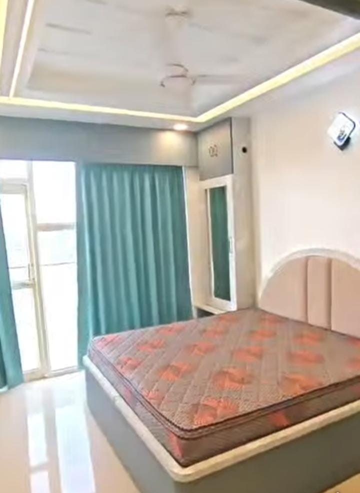 3 Beds and 3 Baths For Rent in Mumbai.