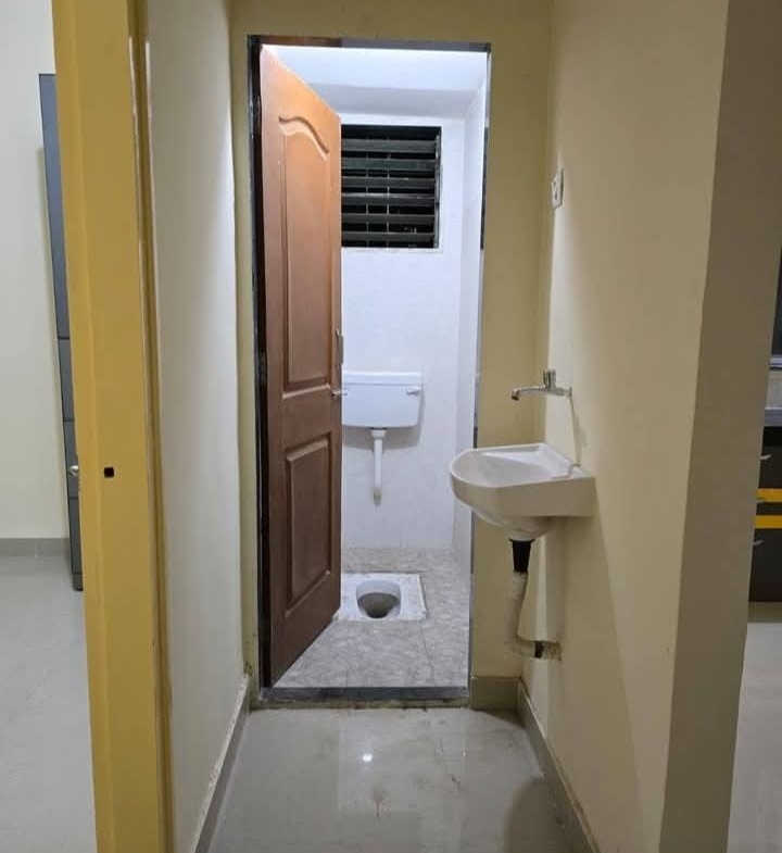 1 Bed and 1 Bath For Rent in Mumbai.