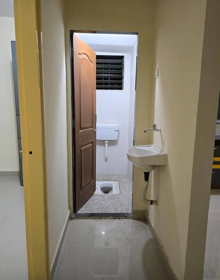 1 Bed and 1 Bath For Rent in Mumbai.