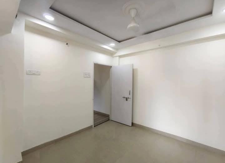 1 Bed and 1 Bath For Rent in Mumbai. 