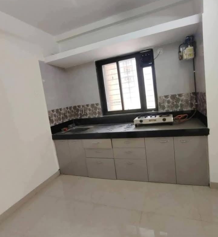 1 Bed and 1 Bath For Rent in Mumbai. 