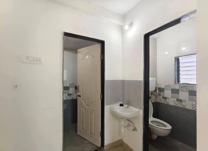 1 Bed and 1 Bath For Rent in Mumbai. 