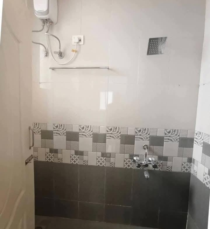 1 Bed and 1 Bath For Rent in Mumbai. 