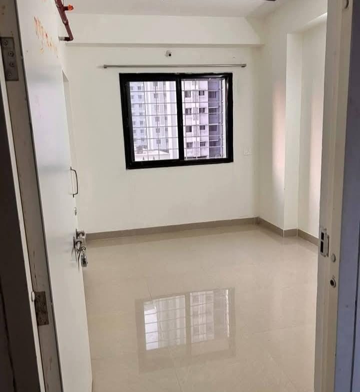 1 Bed and 1 Bath For Rent in Mumbai. 