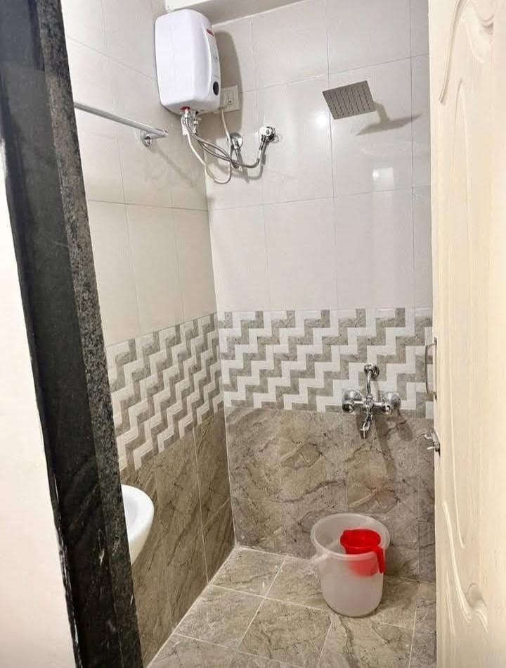 1 Bed and 1 Bath For Rent in Mumbai. 