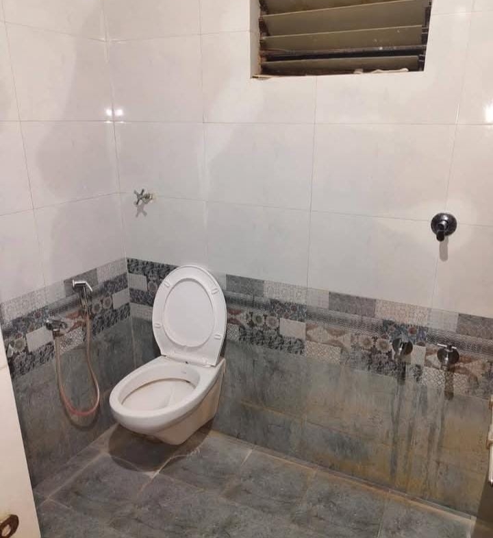 3 Beds and 3 Baths For Rent in Ahmedabad.