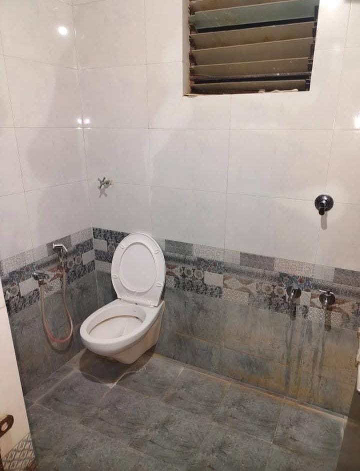 3 Beds and 3 Baths For Rent in Ahmedabad.