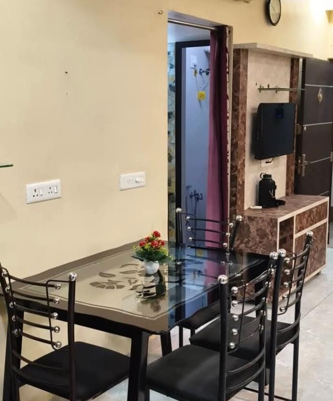 3 Beds and 3 Baths For Rent in Ahmedabad.