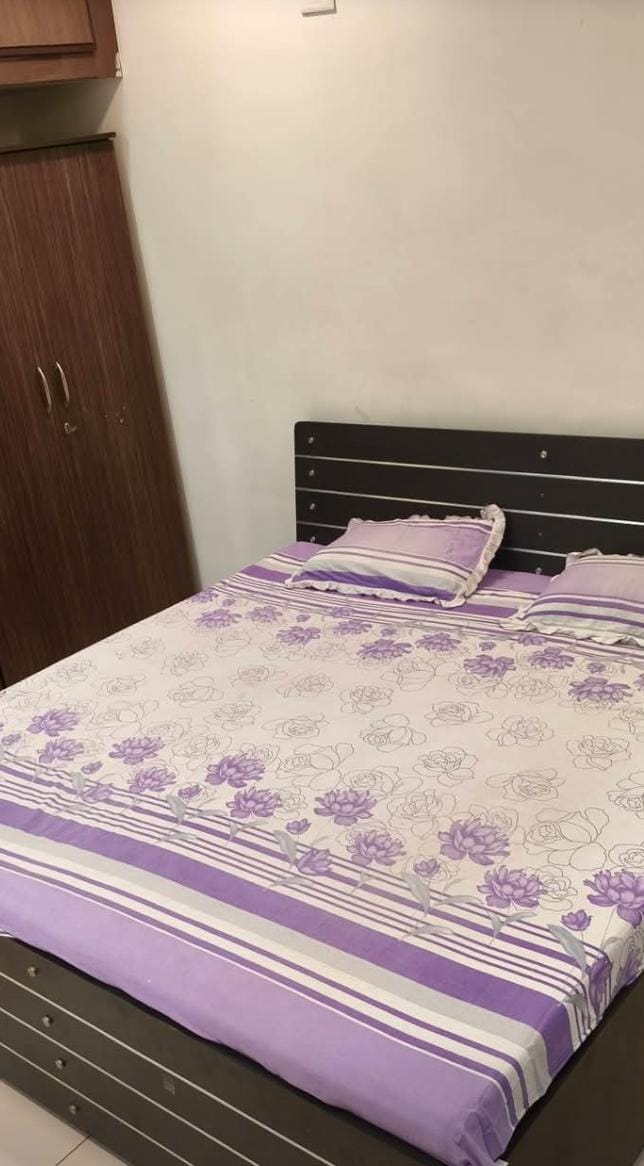 3 Beds and 3 Baths For Rent in Ahmedabad.