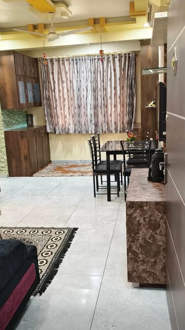 3 Beds and 3 Baths For Rent in Ahmedabad.