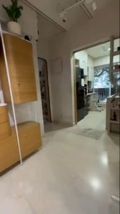3 Beds and 3 Baths For Rent in Mumbai. 