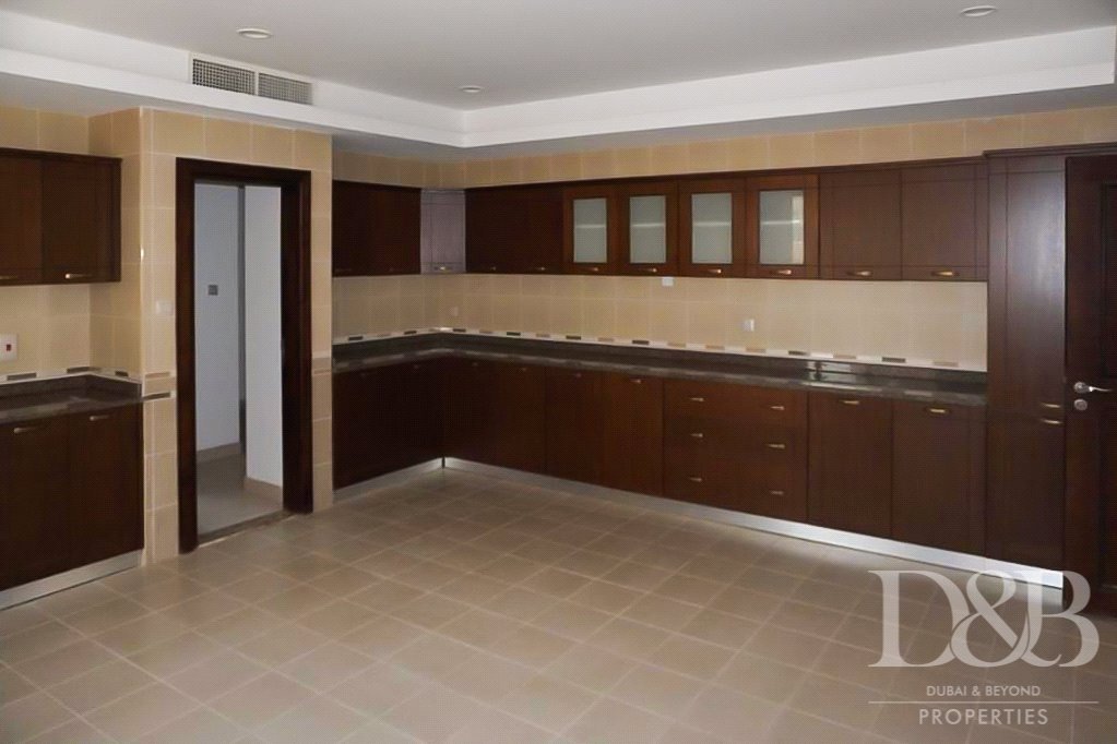 5 Bedrooms Villa For Rent In Samara Kitchen view