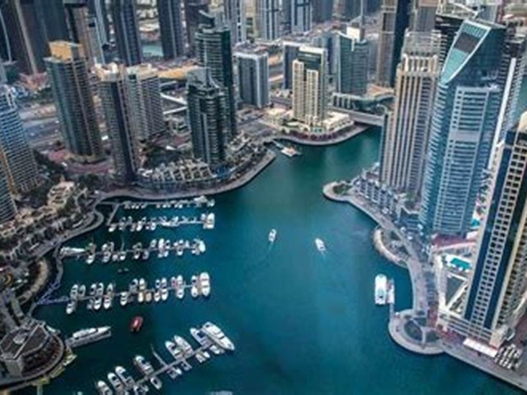 Luxury Villas in Abu Dhabi: Beachfront vs Golf Community Living